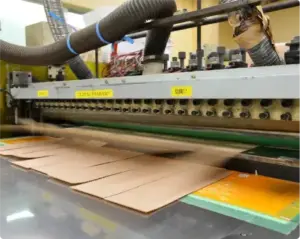 片段を作成中の機械の様子